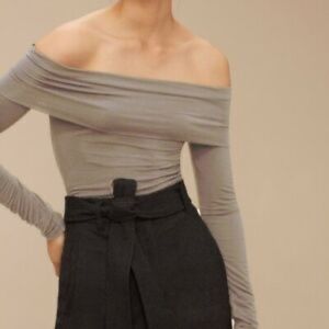 Aritzia Wilfred Over the Shoulder Top